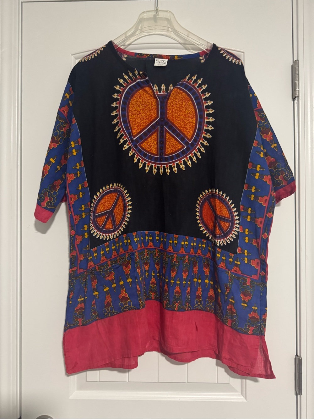 Vintage-Inspired Peace Sign Men's Jersey - Black, Blue & Red